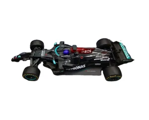 Maisto Mercedes AMG F1 W12 E Performance Remote Control Model 1:24 Scale M82355 - Picture 1 of 5