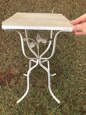 Mesa auxiliar italiana vintage de metal blanco Tole soporte para plantas tapa de madera Shabby Chic Foto 1 de 4
