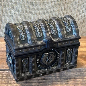 Cofre del Tesoro Piratas del Caribe Disney Negro Plata Detallado Coleccionable - Imagen 1 de 6