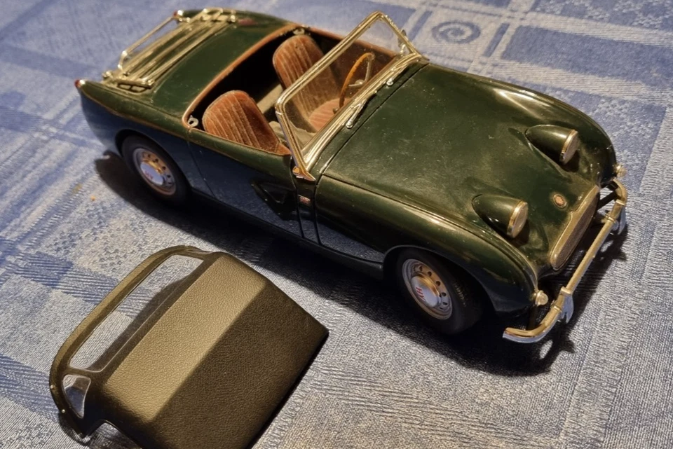 Revell Austin Healey Sprite Froschauge in 1:18, grün, sehr guter Zustand - Bild 1 von 4