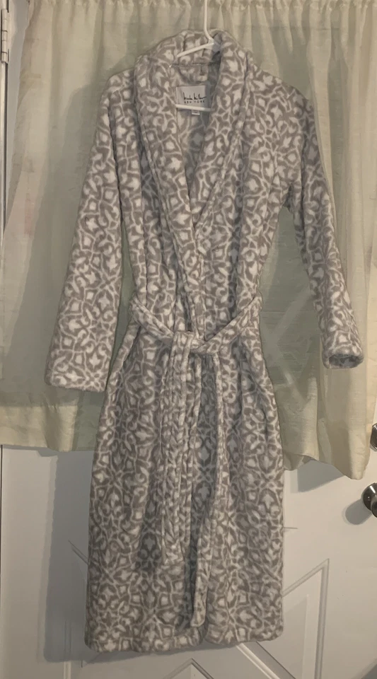 BATA NICOLE MILLER GRIS BLANCO CIERRE CORBATA FELPA SUAVE MANGA LARGA TALLA GRANDE Foto 1 de 4