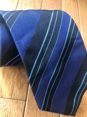 Longchamp海军蓝条纹领带 — 第 1/4 张图片