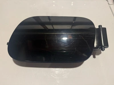 VOLKSWAGEN TOUAREG 7P FUEL FLAP DOOR LID HOUSING CAP 7P6809857  2011-2018 - Image 1 of 4