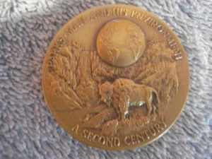 VINTAGE 1872-1972 NATIONAL PARKS CENTENNIAL COIN/MEDALLION (OLD FAITHFUL) - Picture 1 of 2