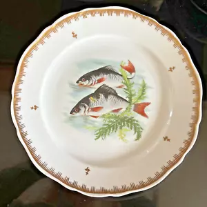Plato de cena de porcelana pintado a mano con patrón de pescado hecho en Francia borde dorado - Imagen 1 de 6