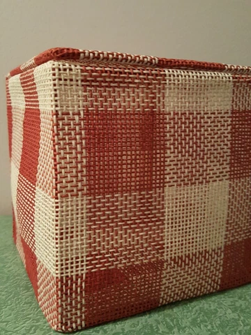 WOVEN MESH SQUARE BASKET RED & WHITE Plaid 6" X 6" X 6"  Wire Frame & Treads Cover