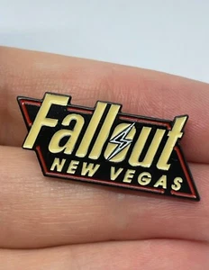 Fallout New Vegas Enamel Metal Pin Badge Gamer Video Game Fallout 4 Fallout 3 - Picture 1 of 4