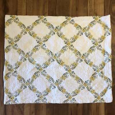 Laura Ashley STANDARD SHAM Antoinette Amarillo Margaritas Toile Diamante Patrón Foto 1 de 4