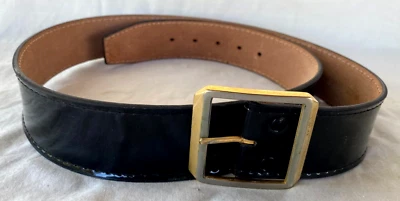 DE COLECCIÓN NEGRO BRILLANTE... PATENTE DE VINILO sobre CUERO CUERO DE VACA DIVIDIDO...MUJER...CINTURÓN...NUEVO 40 Foto 1 de 3