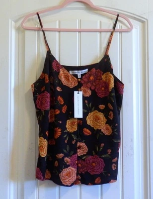 Camiseta sin mangas floral sin mangas de cupcakes y cachemir talla M de $88 nueva con etiquetas Foto 1 de 4