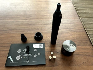 Zen Stilus Pro Konvektion Bundle mit Grinder, 3 Kapseln, Bong Adapter & Standfuß - Bild 1 von 1