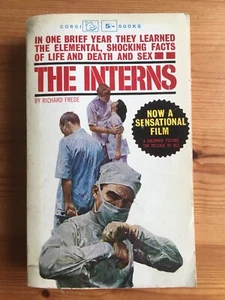 The Interns - Richard Frede, Stefanie Powers, Telly Savalas, Corgi, Hospital - Picture 1 of 2