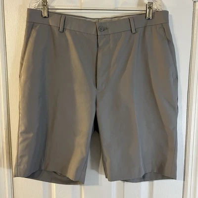 Pantalones Cortos Louis Raphael Para Hombres 35 Gris Rendimiento Entrepierna Elastizada 9.5 Golf Frente Plano Foto 1 de 4