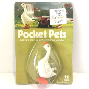 Giocattolo vintage anni 70 Tomy Pocket Pets White Goose Wind-Up Waddle nuovo in confezione - Foto 1 di 5