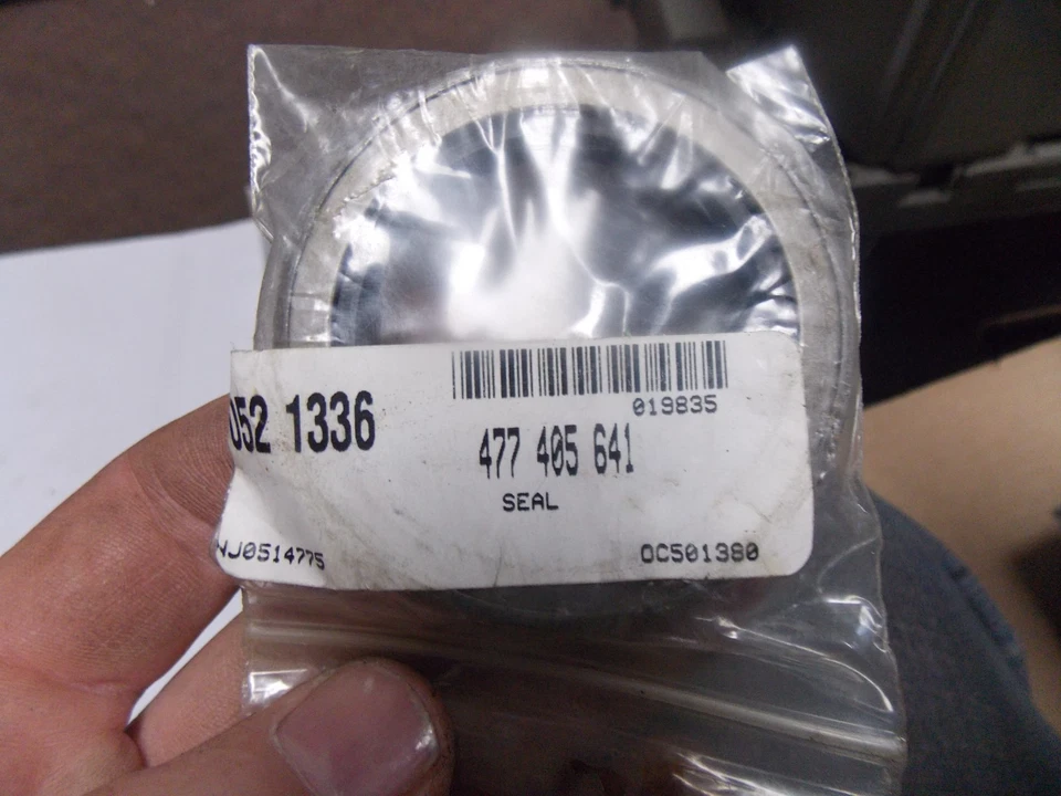 Уплотнение переднего подшипника колеса Porsche 356 911 912 914 924 928 930 944 968 477405641 - Изображение 1 из 1