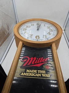 Vintage 1986 Miller Beer Made The American Way Lighted Beer CLOCK / SIGN - Picture 1 of 9