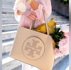 Tory Burch perforierte Tasche in Sand Dune Tan Large Oversized Designer - Bild 1 von 16