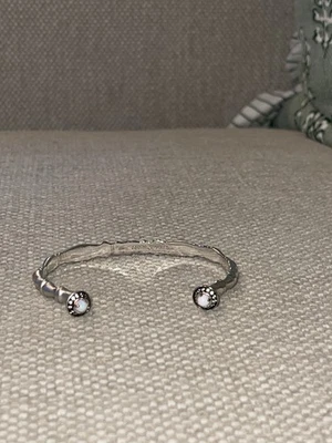 Brazalete Kendra Scott Opalita Plata Antigua Foto 1 de 2