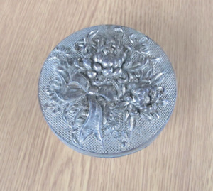 Vitane antique Japanese Silver tone metal round trinket box