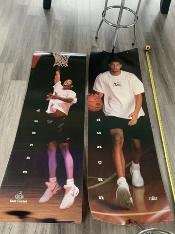 2 Six Foot Tim Duncan Wall Display 1998 Nike Footlocker Cover