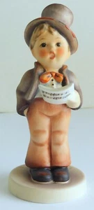 Vintage Goebel Hummel Figurine "Street Singer" #131 Boy Soloist - Picture 1 of 5