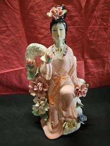 GEISHA PORCELLANA/FIGURINA ROSA VINTAGE - ALTEZZA 11" - Foto 1 di 8