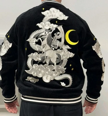Chaqueta Universitaria Terciopelo Negro Bordada Dragón XXXL 3XL CALAVERA JINETE CABALLO Foto 1 de 4
