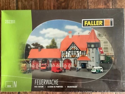 ✅Faller 232201 N/1:160 Feuerwache -versiegelt (EV26-25S7/2) - Bild 1 von 2