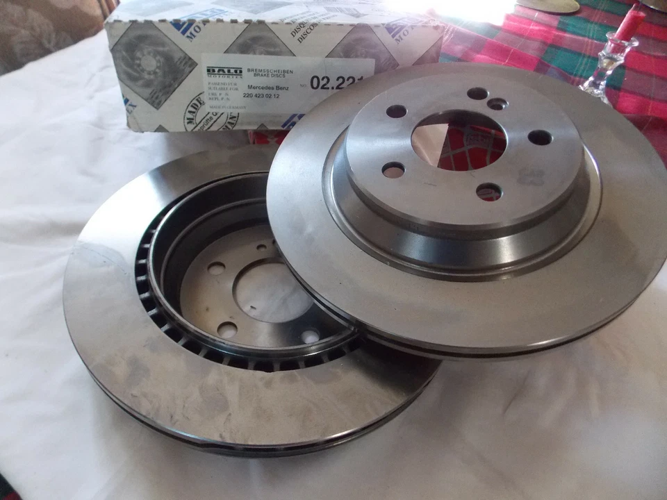 Mercedes-Benz Brake Rotors rear NOS #220 423 02 12   . S430, S500  2000/06   - Image 1 of 1