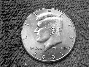 2001 D Kennedy Half Dollar Uncirculated From US Mint Roll - Picture 1 of 2
