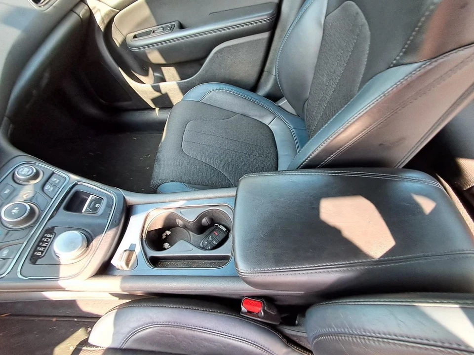 (LID ARMREST ONLY) Console Front Floor Fits 15-17 200 2529446 Foto 1 de 1