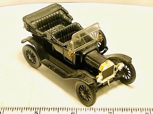 Corgi Classics 1/43 Scale 1915 Model T Ford - Black Car - Picture 1 of 9