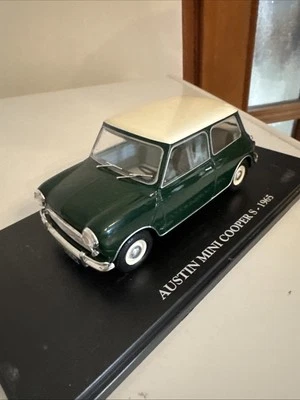 Modellino Austin Mini Cooper S 1965, Auto Vintage, Scala 1/24 - Immagine 1 di 3