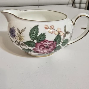 Wedgwood Charnwood bone china bute shape #30 creamer WD3984 - Picture 1 of 9