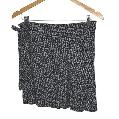 Бренди Melville цветочный надежном мини юбка черный белый Y2K ретро маленький - Изображение 1 из 4