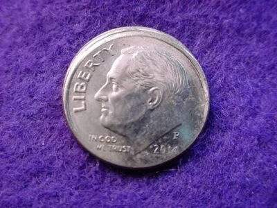 2014-P ROOSEVELT DIME 10% OFF CENTER MINT COIN ERROR DIME!!  #121 - Image 1 of 2