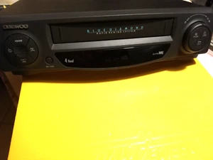 DAEWOO DV-F700 VCR - Videoregistratore 4 Head - Usato senza telecomando - Foto 1 di 11