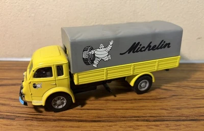 Corgi Collection Heritage 1:50 71001 Renault Faineant Bache Michelin  - Image 1 of 4