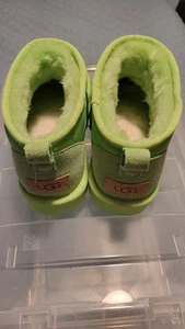 Ugg - Picture 1 of 4