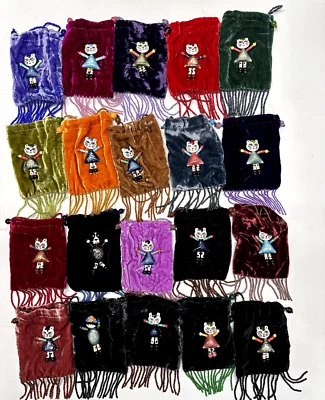 NUEVO 20 piezas Bolsa Terciopelo Porcelana Gato Cordón Colores Surtidos Cuentas Foto 1 de 2