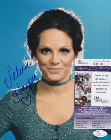 Valerie Harper Signed 8x10 Photo w/ JSA COA #S30937 Rhoda Mary Tyler Moore Show Cover