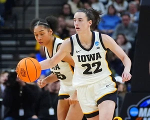 8x10 Photo CAITLIN CLARK Iowa Hawkeyes Basketball NCAA All Time Leading Scorer - Picture 1 of 1