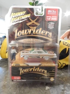 Chevrolet Impala 1961 Low Rider Chase Johnny Lightning pieza 1,64 Chase - Imagen 1 de 3