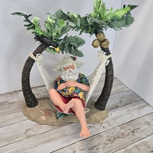 2005 Possible Dreams Clothtique Weihnachtsmann macht eine Siesta auf einer Hängematte am Strand - Bild 1 von 23