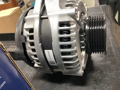 Alternador Denso Remanufacturado Parte Nº 210-0469 para Mazda Ford Mercury Foto 1 de 4