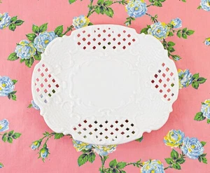 Set of 2 Vintage Two's Company White Reticulated Oval Plates - Picture 1 of 9
