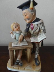 Vintage Norleans Japan Biskuit Porzellan Figur Lehrer hilft Kind. - Bild 1 von 10