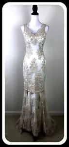 Wedding Dress HAUTE COUTURE Bridal Gown SZ6 Ivory Lace Mermaid REMOVABLE-Bottom - Picture 1 of 12