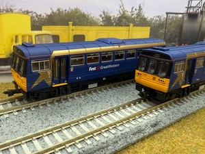 Dapol 2D-142-009D N Gauge Class 142 070 First Great Western Blue/Gold DCC-Fitted - Picture 1 of 10
