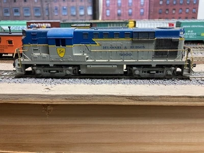 Atlas/Kato pintado sob medida Delaware & Hudson D&H RS11 #5000 DC usado escala HO - Imagem 1 de 4